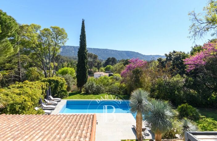 VENTE - AUBAGNE -  MAISON DE FAMILLE - PISCINE - 5 CHAMBRES — photo 3