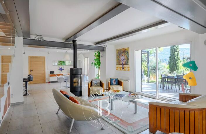 VENTE - AUBAGNE -  MAISON DE FAMILLE - PISCINE - 5 CHAMBRES — photo 4