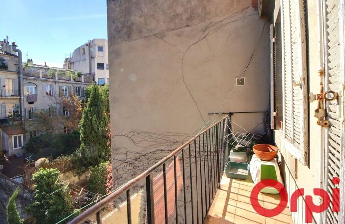 Appartement T3/4 avec balcon et cave quartier Lonchamp Marseille 13001 — photo 2