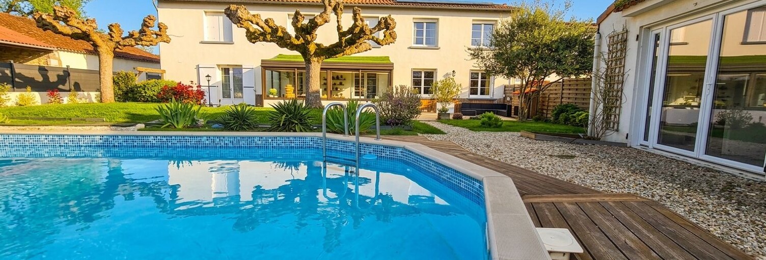 Maison 14 Pièces 437 m² à vendre à Saintes (17100)