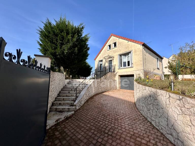 Maison à vendre 5 pièces  4 Chambres FEUCHEROLLES (78) — photo 1