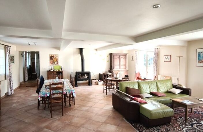 ÉLÉGANTE MAISON FAMILIALE DE 231 m² – 4 CHAMBRES – TERRAIN ARBORÉ DE 2 390 m² – AXE PARIS / AMIENS — photo 3