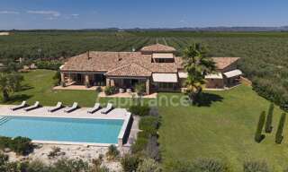 Maison 8 Pièces 290 m² à vendre à Arles (13280)