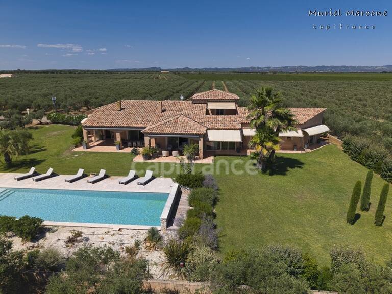 Propriété d’exception de 290 m2 au cœur de la Vallée des Baux-de-Provence sur 25 hectares 7 pièces MOULES (13) — photo 1