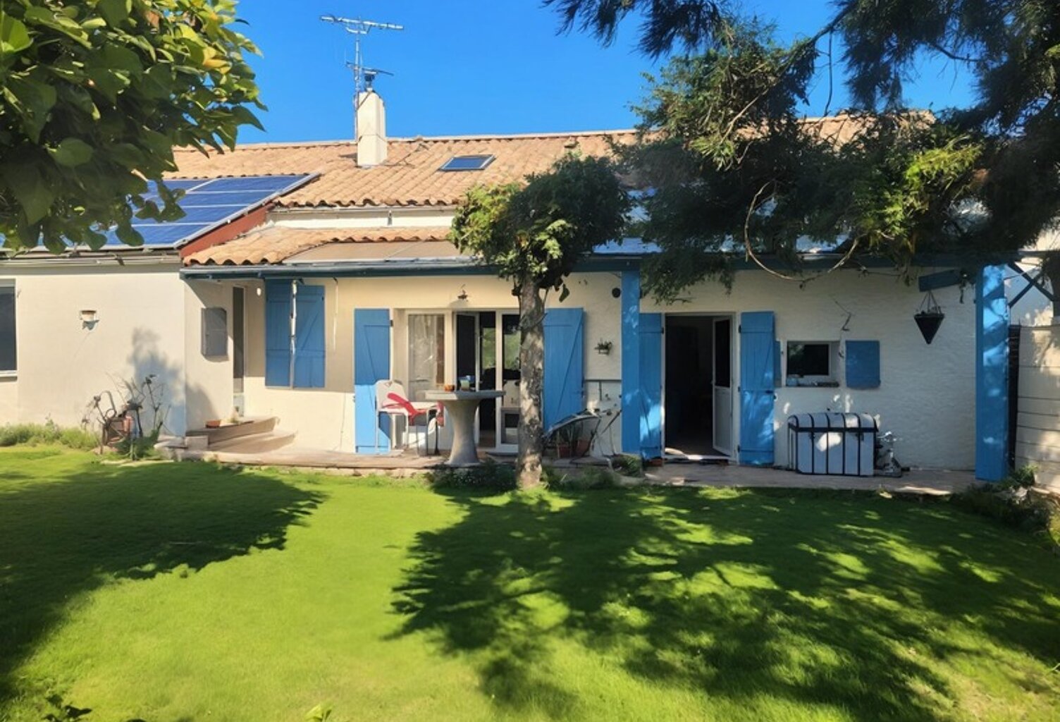 Maison à vendre 5 pièces LUSSANT (17) — photo 1