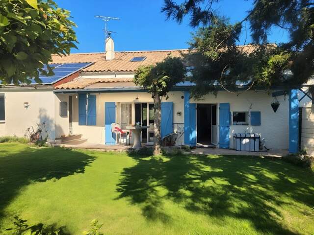 Maison à vendre 5 pièces LUSSANT (17) — photo du bien