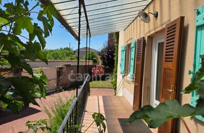 Charme de l'ancien : Maison familiale avec jardin, offrant 240m2 de surface totale au sol — photo du bien