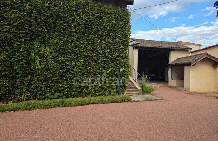 Charme de l'ancien : Maison familiale avec jardin, offrant 240m2 de surface totale au sol — photo 4