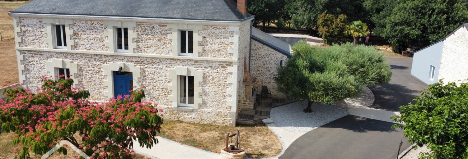 Maison 7 Pièces 241 m² à vendre à Luzay (79100)
