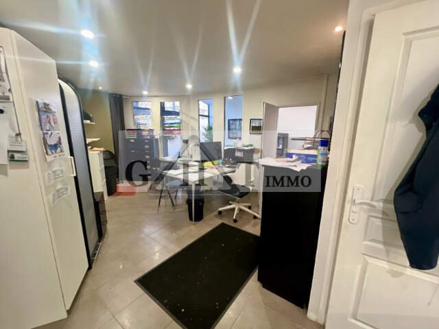 Local d'activités 190m2 à vendre Romainville — photo du bien