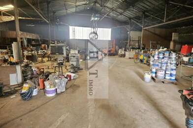 Local industriel  300000 €