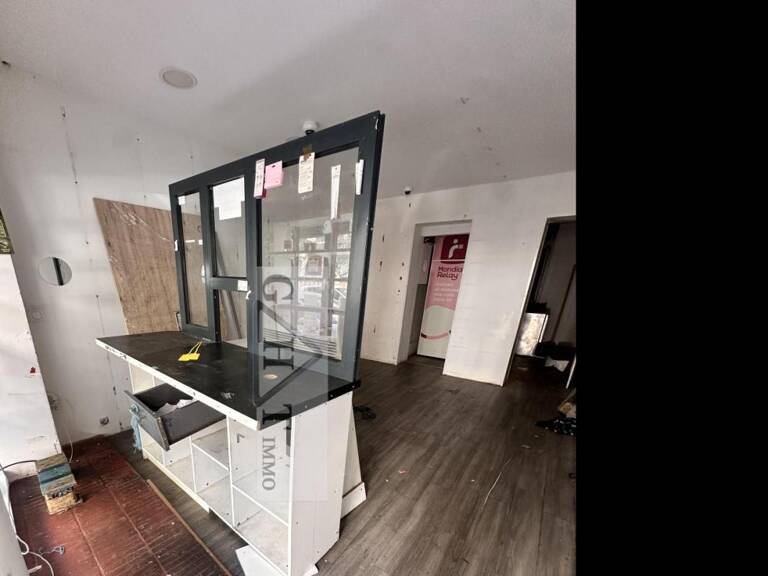 Local commercial — photo 1