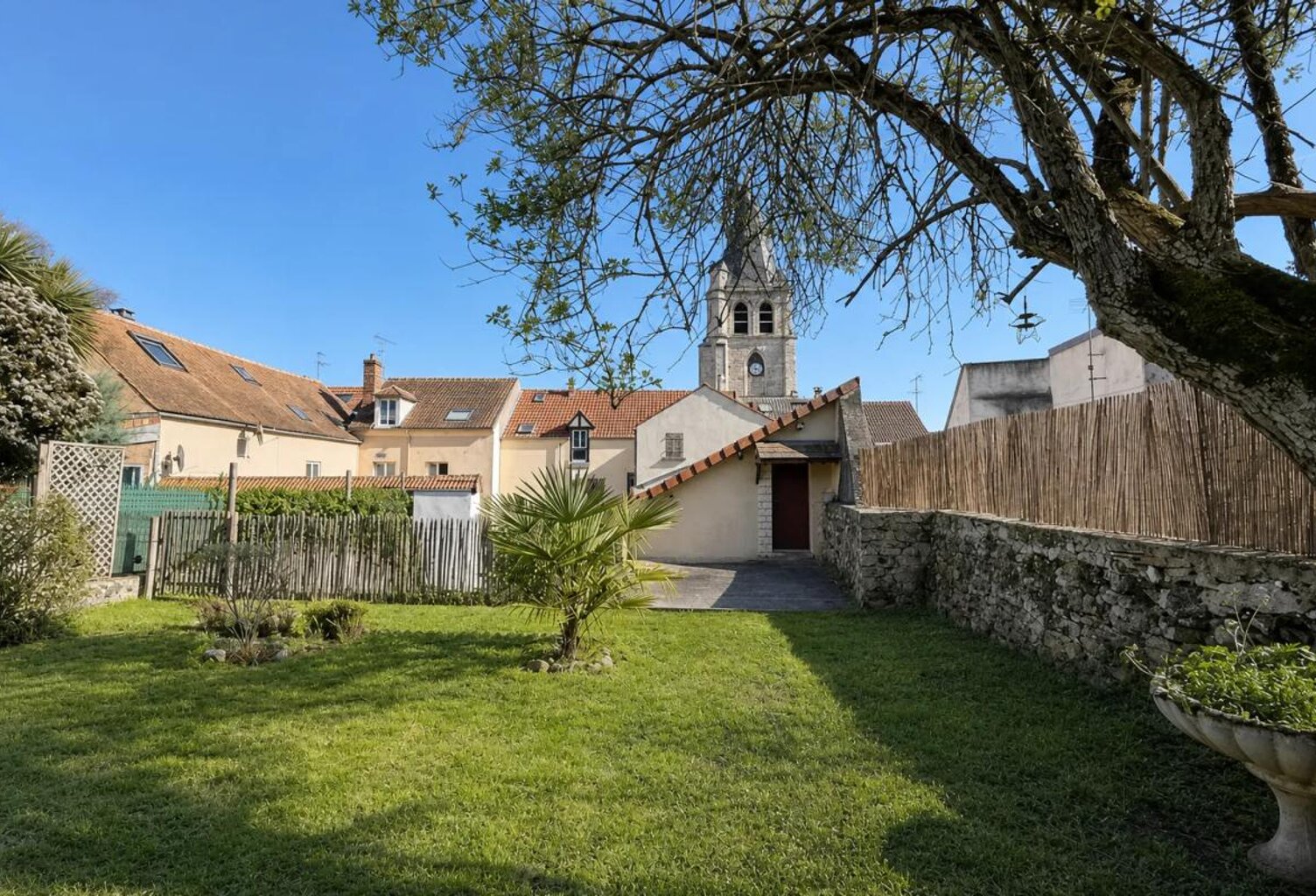 Charmant T3 avec terrasse et jardin à Andrésy — photo 1