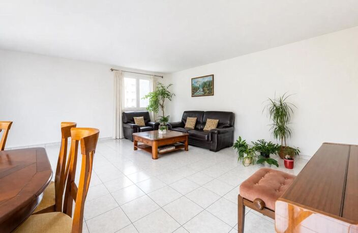 Duplex 4 pièces de 101 m² avec balcon et double garage (box) — photo 2