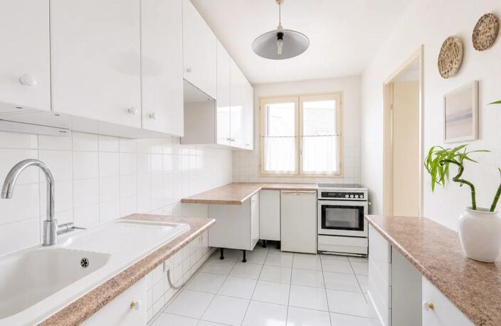 Duplex 4 pièces de 101 m² avec balcon et double garage (box) — photo 3