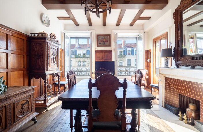 T3 traversant 89 m² à rénover – Lyon 7e Saxe-Gambetta – Immeuble 1890, 4e avec ascenseur, cave et grenier — photo 3