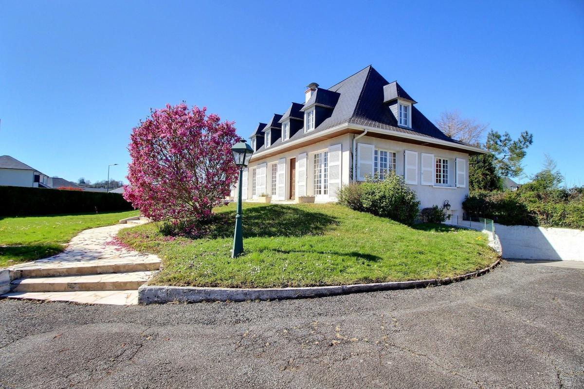 Villa / Maison  T7 à vendre Morlaàs 64160