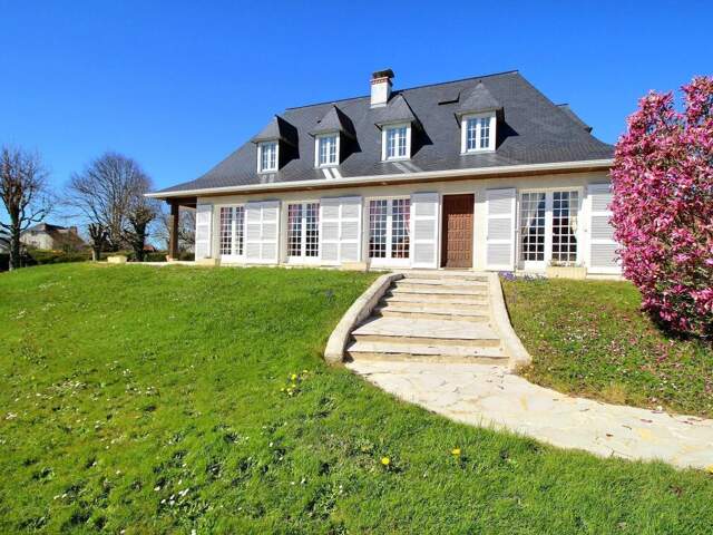 Maison À Vendre — photo du bien