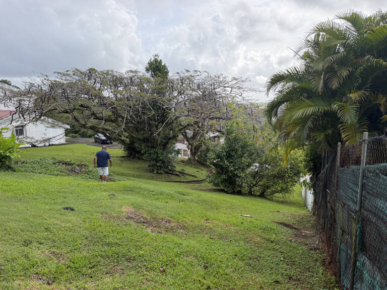A vendre villa T5 de 210 m2, en R+1, sur 4 215 m2 de terrain — photo 1