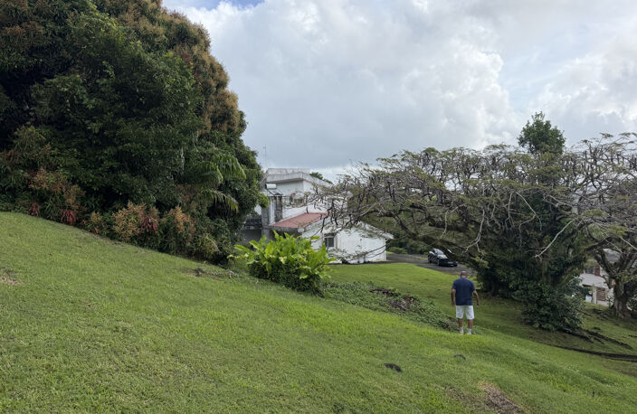 A vendre villa T5 de 210 m2, en R+1, sur 4 215 m2 de terrain — photo 2