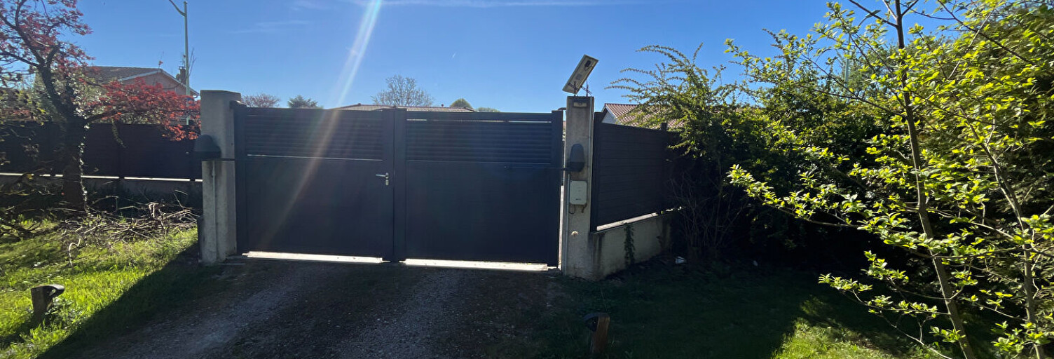 Terrain  566 m² à vendre à Thil (01120)