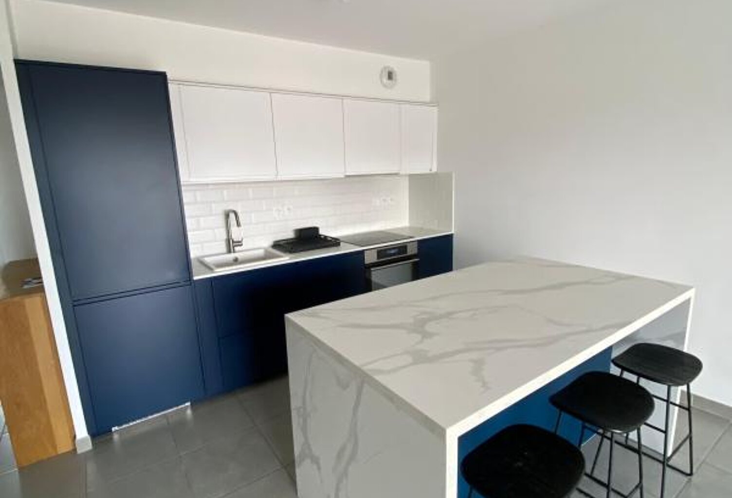 Appartement T3 MEUBLÉ avec terrasse et parking — photo 1