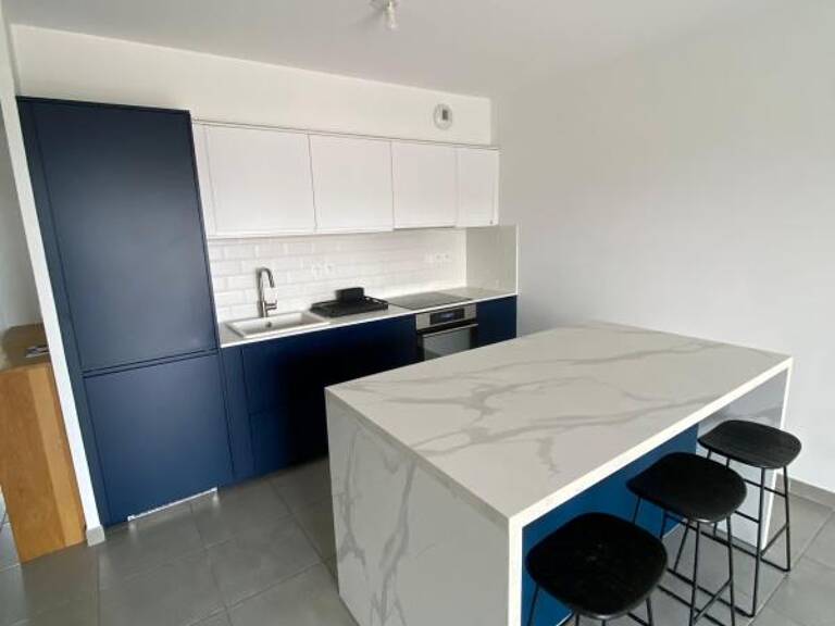 Appartement T3 MEUBLÉ avec terrasse et parking — photo 1