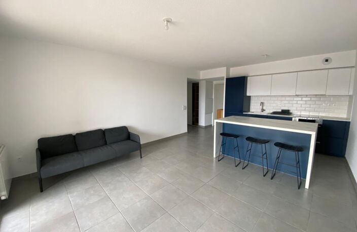 Appartement T3 MEUBLÉ avec terrasse et parking — photo 2