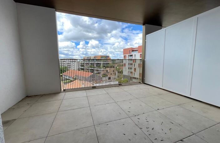 Appartement T3 MEUBLÉ avec terrasse et parking — photo 3