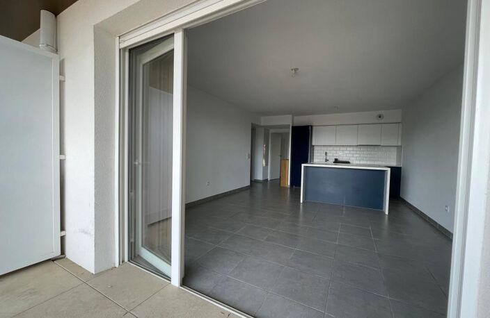 Appartement T3 MEUBLÉ avec terrasse et parking — photo 4