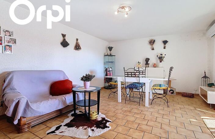 Appartement T4 82m² à vendre, 3 chambres, Solliès-Pont, parking collectif et terrasse exposition Est — photo 3