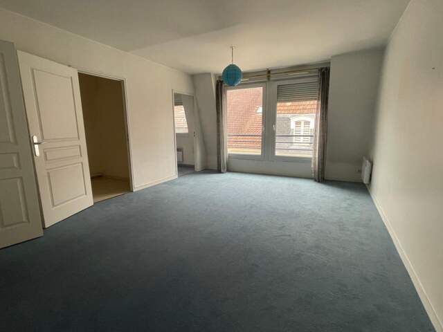 Appartement À Vendre — photo du bien