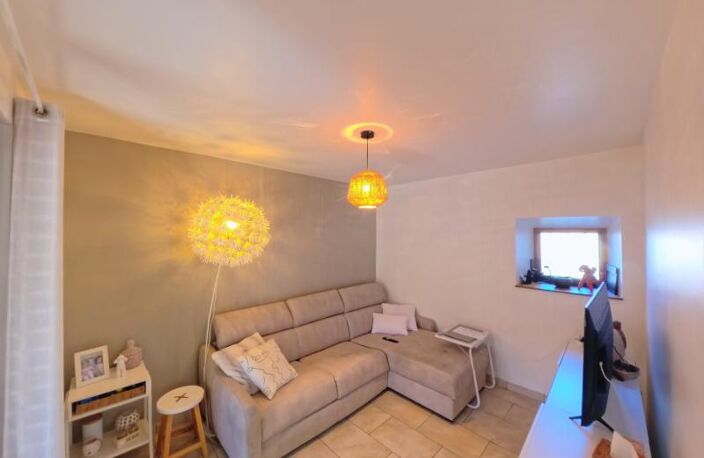 Maison À Vendre - Opportunité Rare à Loyettes – Idéal Primo-Accédants ou Investisseurs — photo 4
