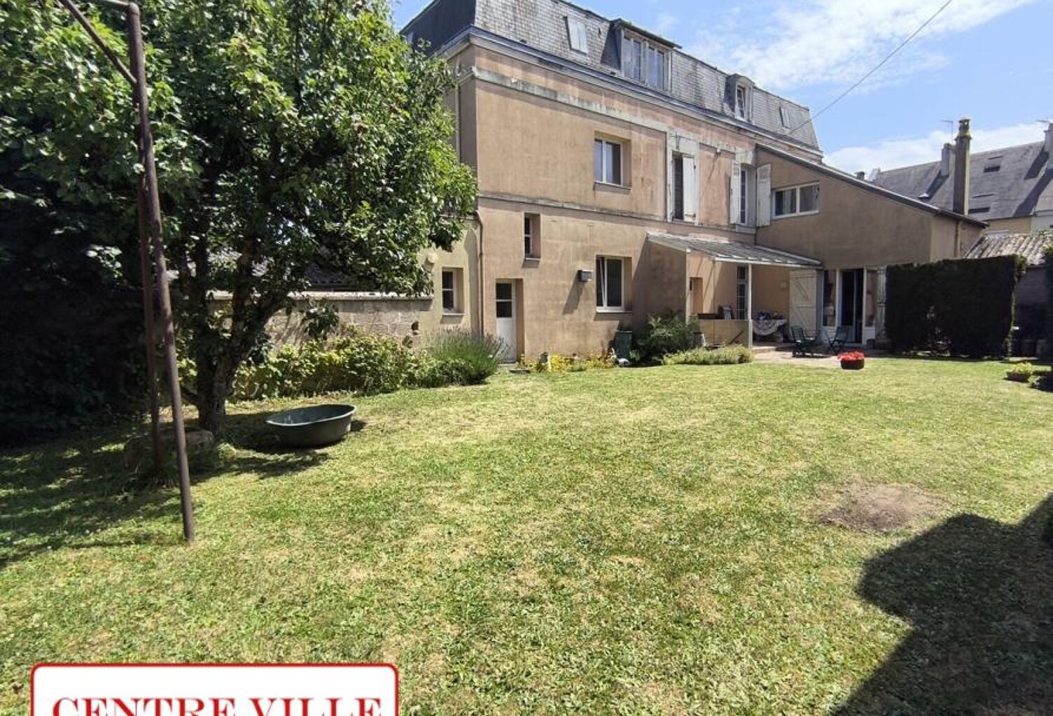 Maisons centre ville, garages et jardin — photo 1