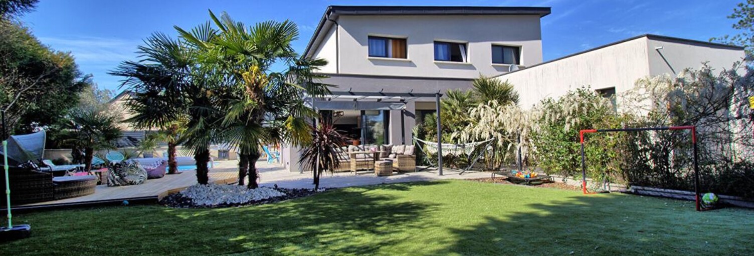 Maison 8 Pièces 220 m² à vendre à Saint-Barthélemy-d'Anjou (49124)