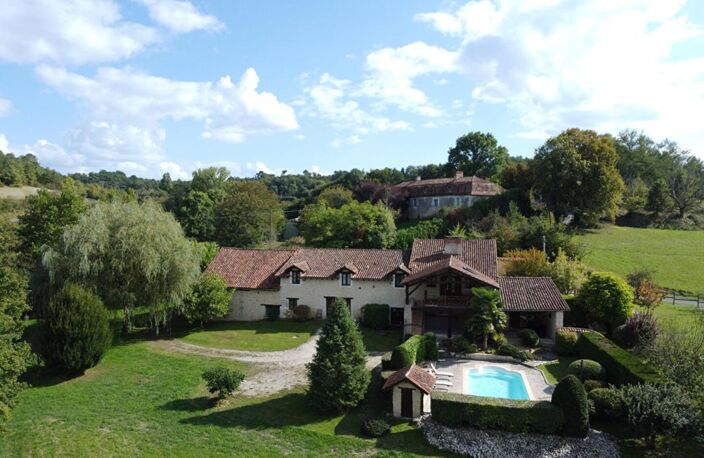 Belle longère en pierre, dont gîte, piscine, dépendances, grange. Calme, campagne — photo 4