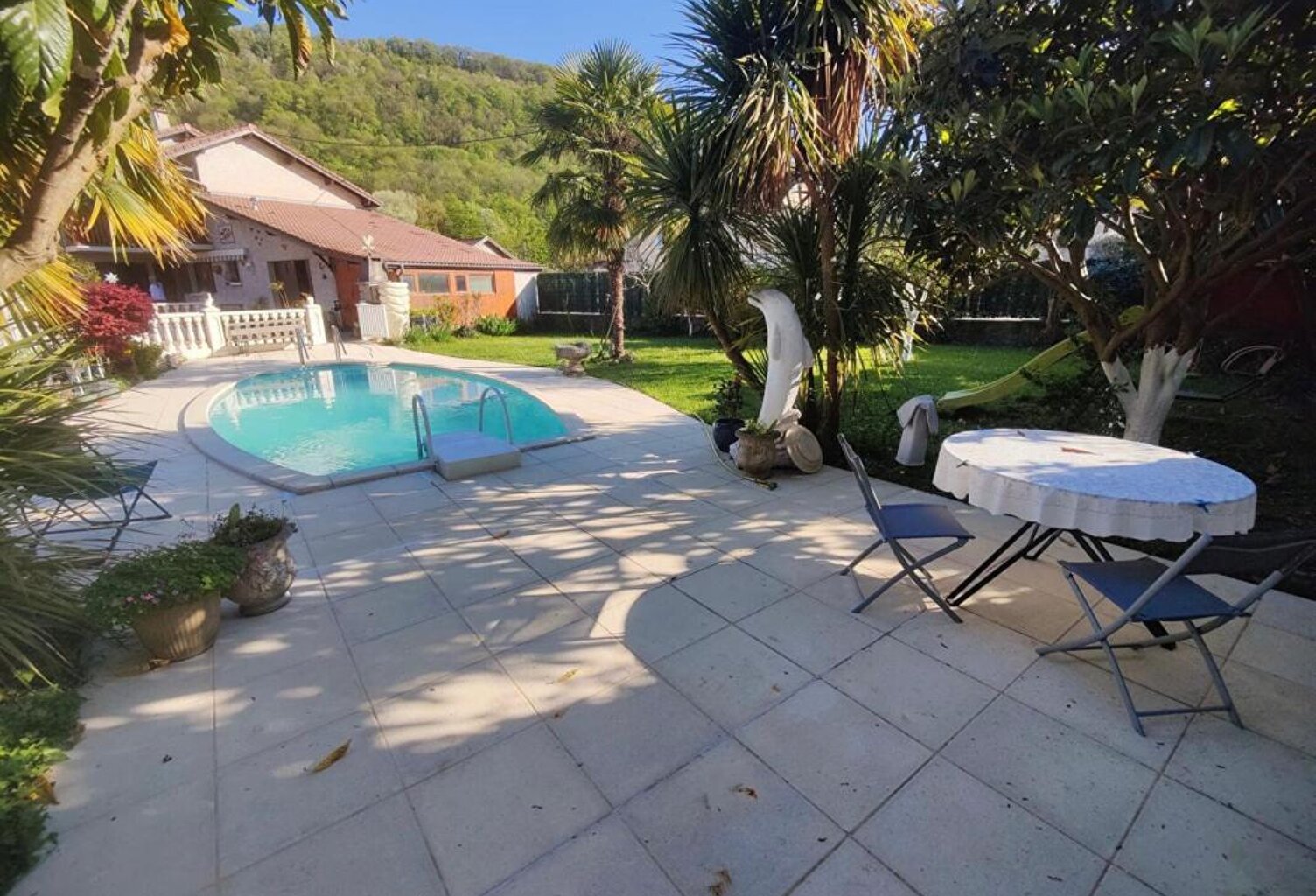 Maison 4 chambres 134m² avec piscine + garage double — photo 1