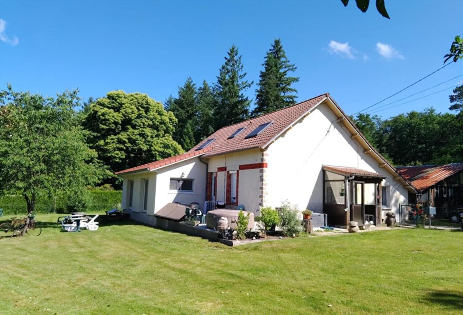 Maison Clergoux 5 pièce(s) 161 m2 — photo 1