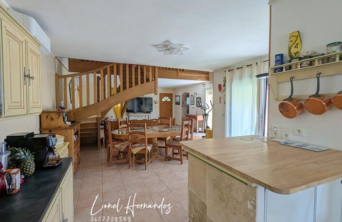 Villa 5 pièces de plain-pied - 132m² - Piscine - Garage - Panneaux solaires - Terrain de 1203m² — photo 5