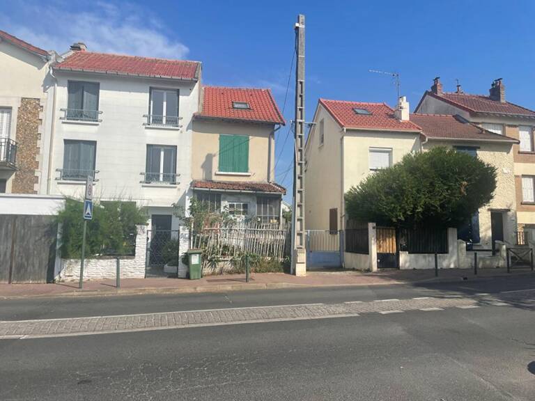 Clamart -Quartier Gare. Ensemble immobilier familial avec jardin et stationnements 150 m² à réinventer — photo 1