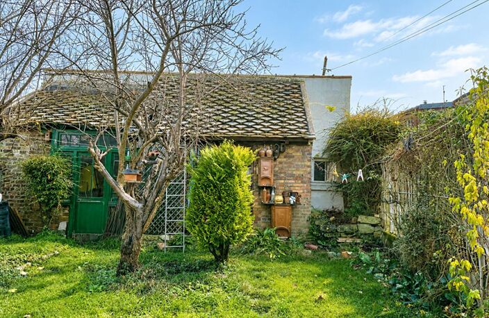 Clamart -Quartier Gare. Ensemble immobilier familial avec jardin et stationnements 150 m² à réinventer — photo 5