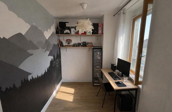 T3 de 75 m² Vendu Occupé-Centre-Ville Corbeil-Essonnes — photo 2