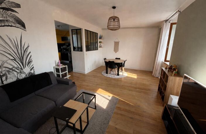 T3 de 75 m² Vendu Occupé-Centre-Ville Corbeil-Essonnes — photo 4