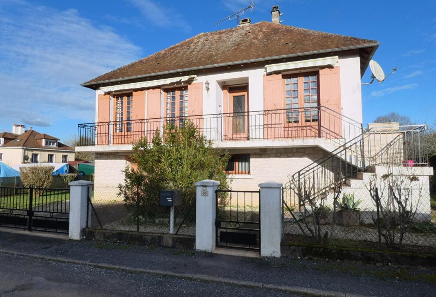 Maison Cherveix Cubas 90 m2 / sous-sol / studio / jardin 1000m² — photo 1