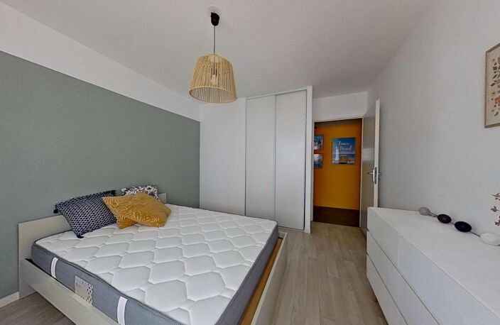 Location appartement T4 meublé Bordeaux – 3 chambres, loggia, double parking inclus — photo 4