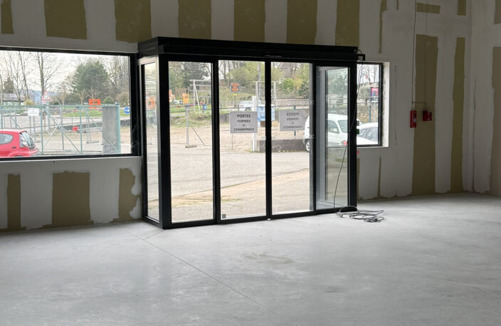 Local commercial premium 345 m2 à Lagnieu — photo 3