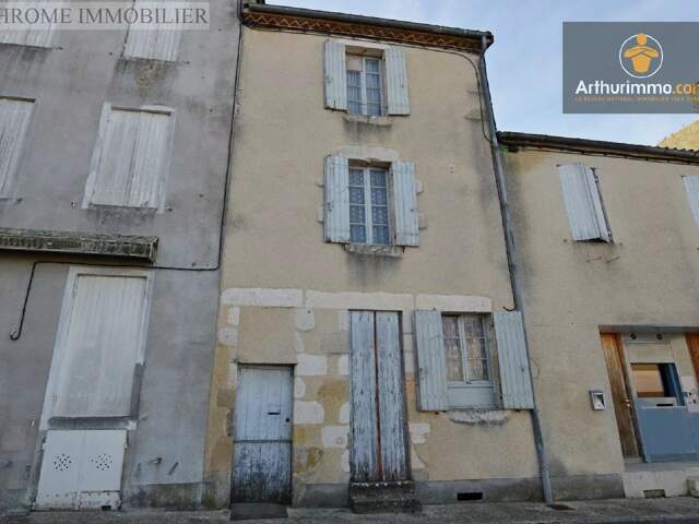 Maison de village en pierre — photo du bien