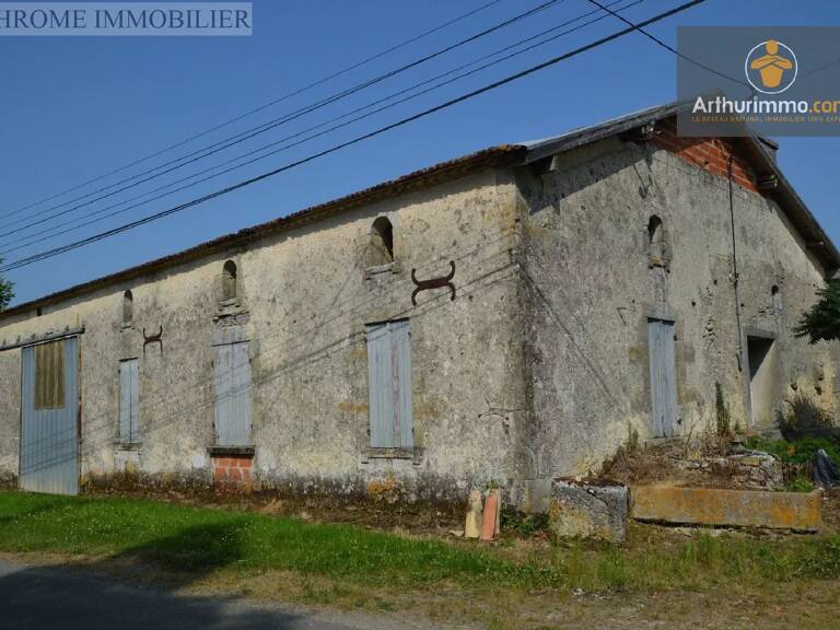 Bâtisse en pierre à rénover — photo 1