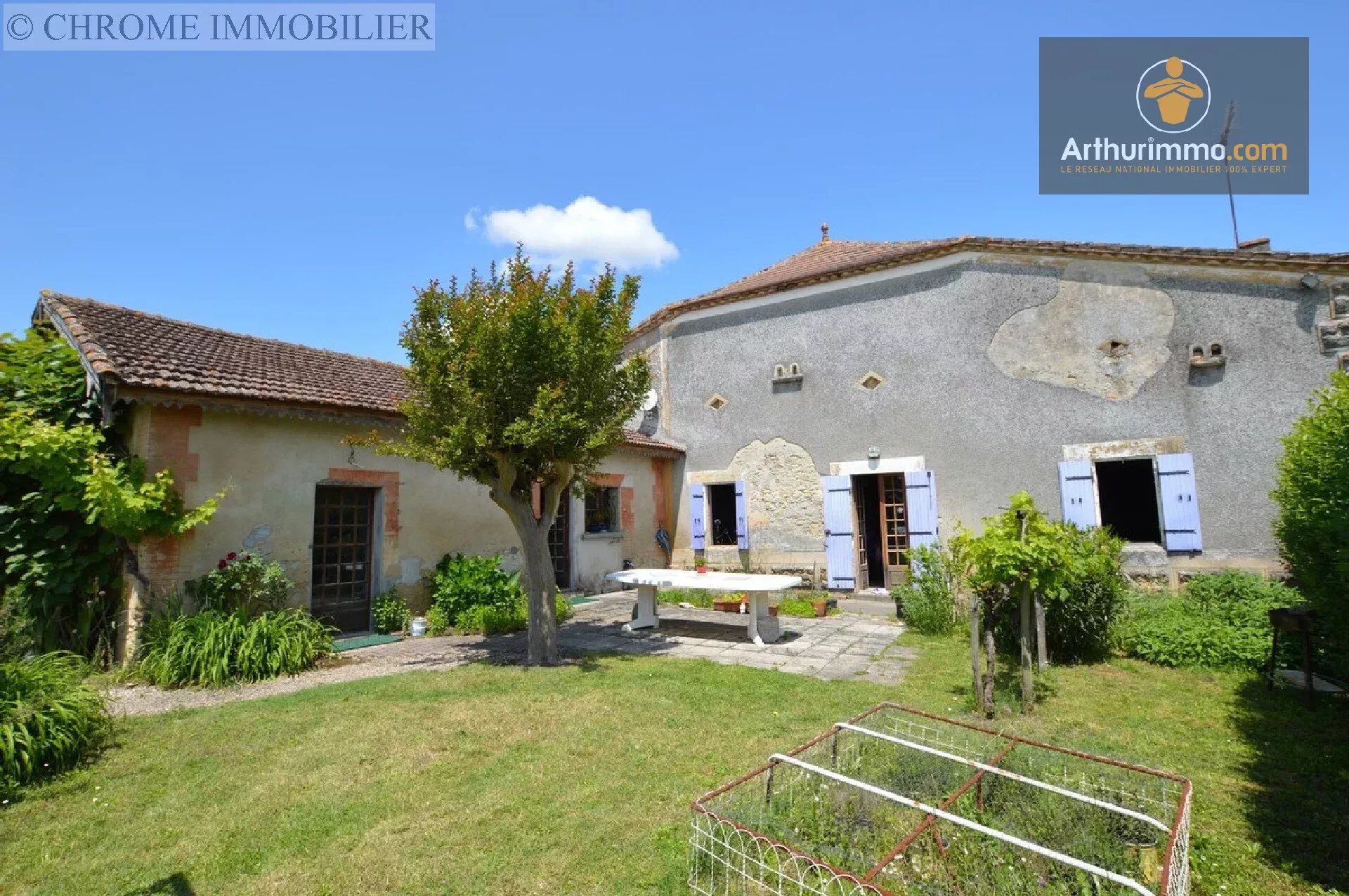 Houses · Monségur