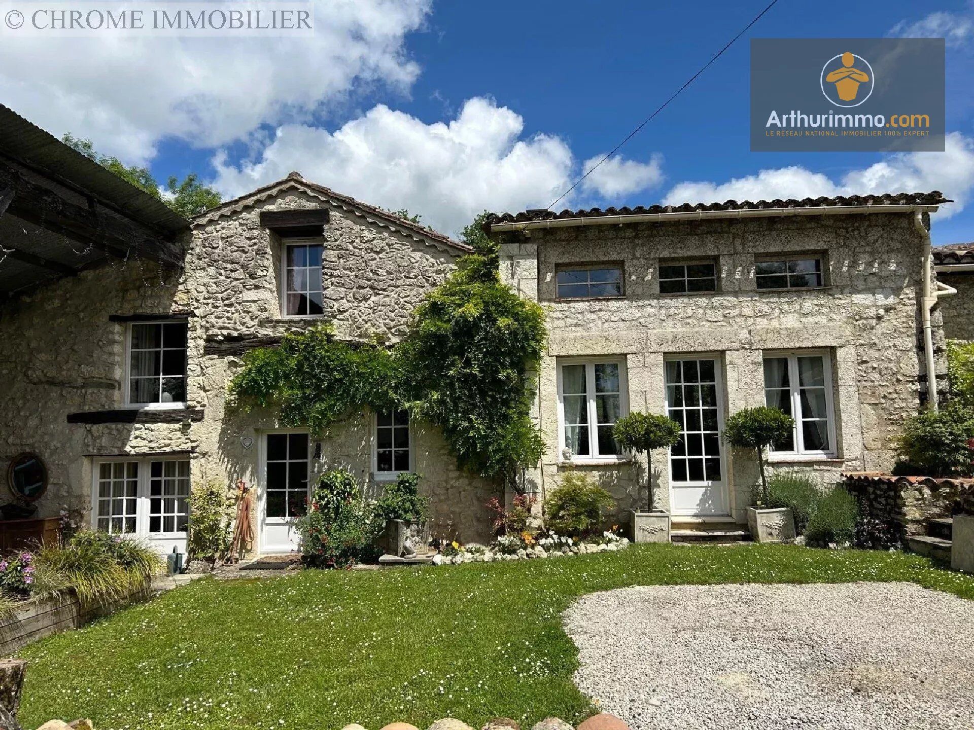 Maison 10 pièces 289 m² · à Duras · 289 m² · 602 600 €